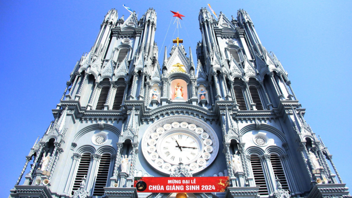 Chiêm ngưỡng nhà thờ Bác Trạch sở hữu kiến trúc độc đáo, đẹp tựa trời Âu
