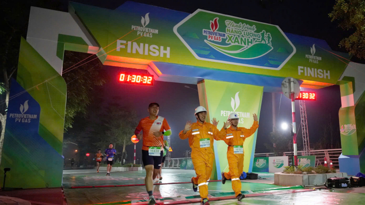 Dấu ấn rực rỡ của Giải chạy “PV GAS - Hành trình năng lượng xanh” tại Hà Nội