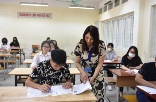 Giáo viên dạy thêm không đúng quy định có phải trả lại tiền cho học sinh?