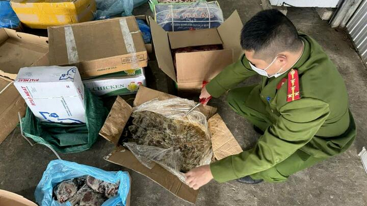 Không nơi đâu buôn bán thực phẩm dễ dãi như ở ta