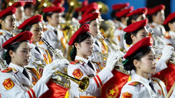 Vẻ đẹp thu hút mọi ánh nhìn của các chiến sĩ 'khối hoa hậu'