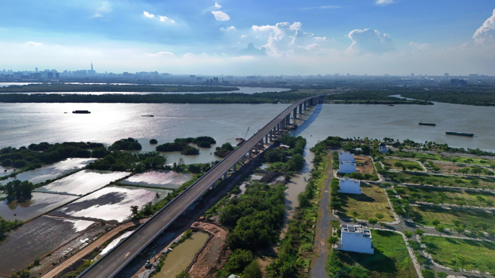 Diện mạo mới cầu lớn nhất Vành đai 3 sau hơn 2 năm thi công