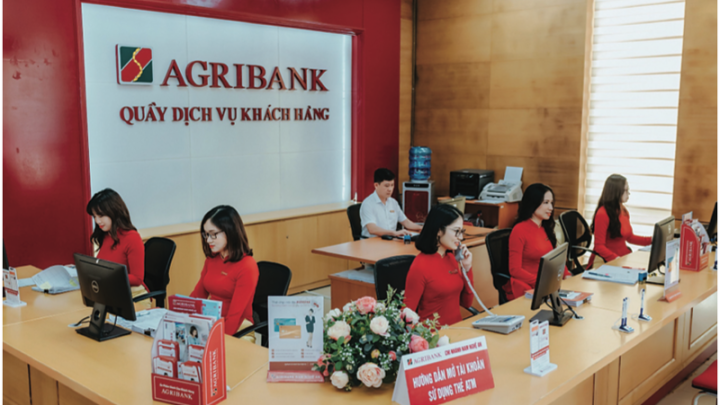 Lãi suất tiền gửi cao nhất thuộc về ngân hàng nào?