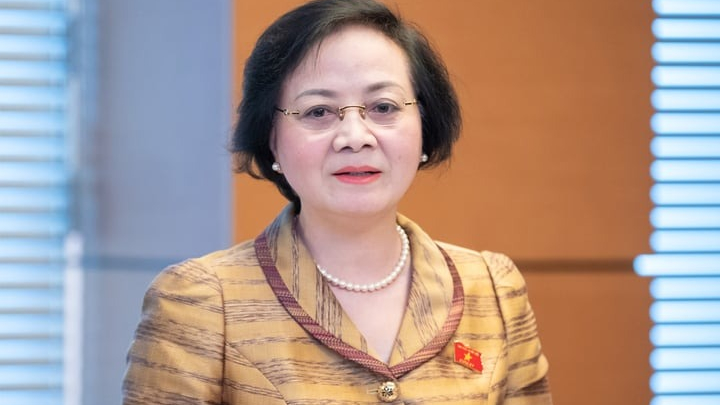 Giữ nguyên lương, phụ cấp trong 6 tháng cho công chức tỉnh về làm việc tại xã