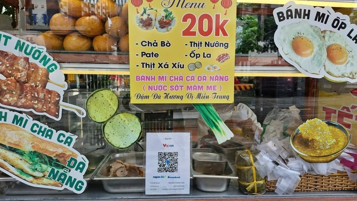 'Tẩy chay' chuyển khoản để né thuế: Chưa tiết kiệm đồng nào đã lỗ vì mất khách