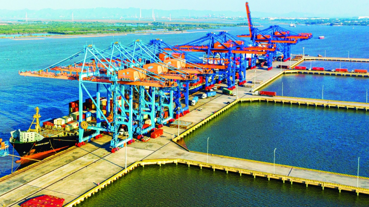 Không chủ quan trước đà tăng trưởng kinh tế tích cực