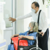 Người bệnh mạn tính 'nhẹ gánh' khi không còn chạy đua từng tháng để lấy thuốc