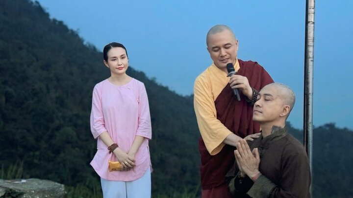 Lý do ca sĩ Tuấn Hưng bất ngờ cạo trọc đầu