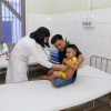 Bé trai 2 tuổi ngã vào hồ cá Koi được cứu sống thần kỳ