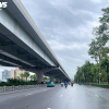 Đường phố Hà Nội vắng vẻ ngày bão số 3 Wipha đổ bộ