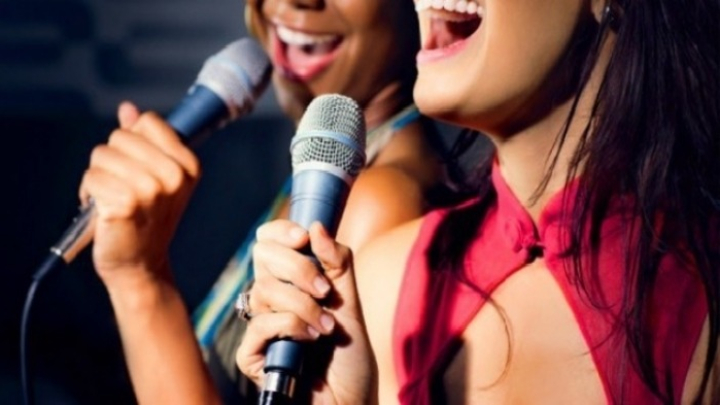 Hát karaoke có giúp cơ thể thải cồn nhanh hơn?
