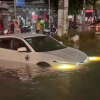 Chuyên gia lý giải về trận mưa khiến đường phố TP.HCM 'thành sông' tối 5/8