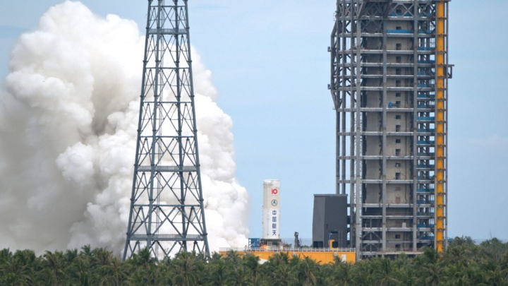 Công nghệ 19/8: Trung Quốc sắp vượt mặt Mỹ trong cuộc đua trở lại Mặt Trăng