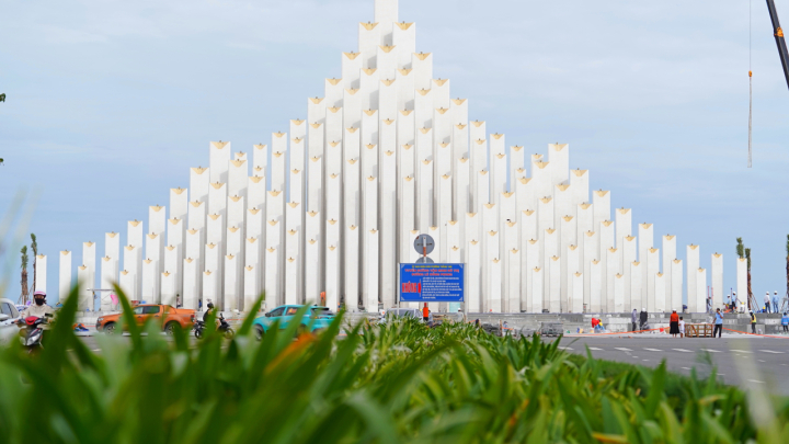 Tấp nập thi công bãi biển đẹp nhất Nam Bộ, sẵn sàng đón du khách dịp lễ 2/9