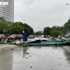Tan hoang sau bão số 5: Cây cối ngã rạp, nhà cửa tốc mái, ngập lũ chia cắt