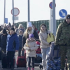 Ukraine nới lỏng lệnh cấm đi lại với người dưới 22 tuổi