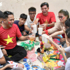 Người dân mang cơm, trải bạt trước một ngày chờ xem tổng duyệt diễu binh