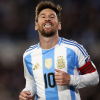 Messi bật khóc khi khởi động, vào trận suýt ghi hattrick cho Argentina