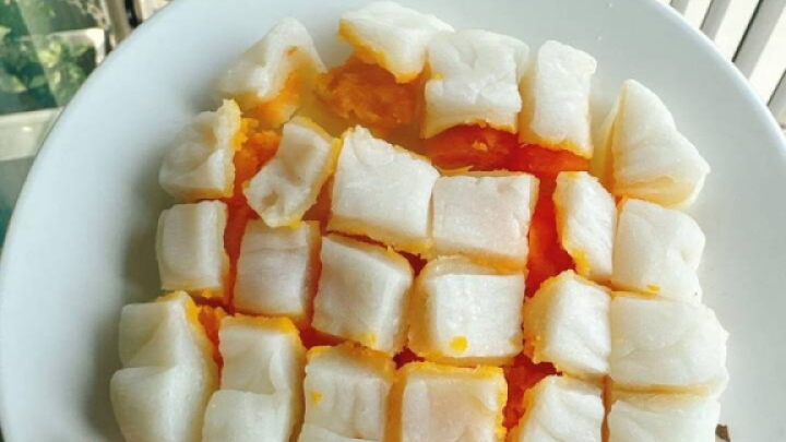 Vì sao bánh dẻo nhân sen trứng muối thành 'bánh dẻo thị phi' gây bão mạng?