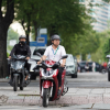 Xe máy leo lề, đi ngược chiều 'căn bệnh giao thông' khó chữa ở TP.HCM?