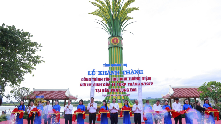 Khánh thành Khu tưởng niệm nơi hy sinh của 16 thanh niên xung phong tại bến phà Long Đại