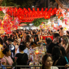 Biển người chen chân trên phố Hàng Mã đón Trung thu sớm