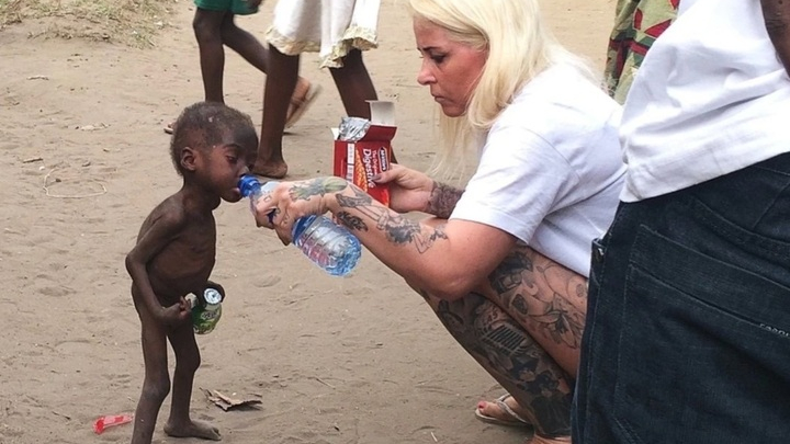 Cuộc sống hạnh phúc mới của cậu bé Nigeria trong bức ảnh chấn động thế giới