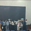 Phụ huynh quỳ thành hàng cho con giẫm qua, cách dạy biết ơn bị chỉ trích dữ dội