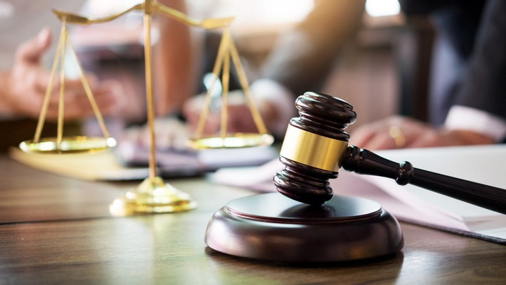 Cụ bà di chúc để toàn bộ tài sản cho tên lừa đảo, con đẻ không được gì