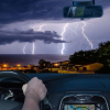 Ngồi trong ô tô có sợ bị sét đánh?