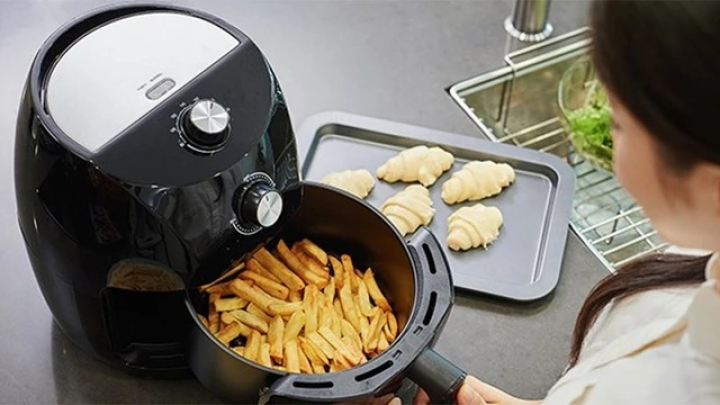 10 sai lầm khi sử dụng nồi chiên không dầu khiến món ăn kém ngon, nồi nhanh hỏng