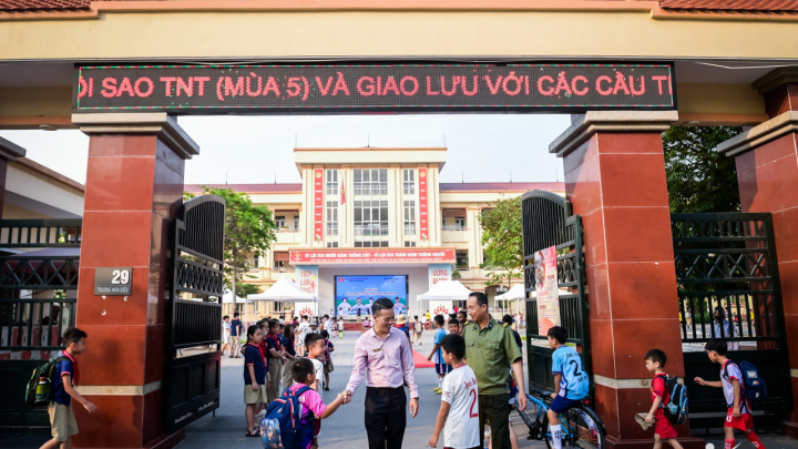 Giáo dục không chỉ là dạy chữ mà còn mở cửa trái tim