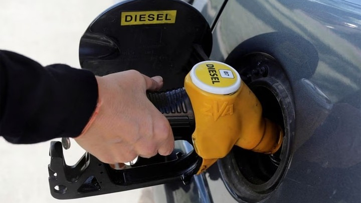 Giá xăng dầu hôm nay 15/11: Giá dầu thế giới tiếp tục đi lên