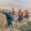 Đội mưa, lội bùn đất tìm 3 người mất tích trong vụ sạt lở kinh hoàng ở Đà Nẵng