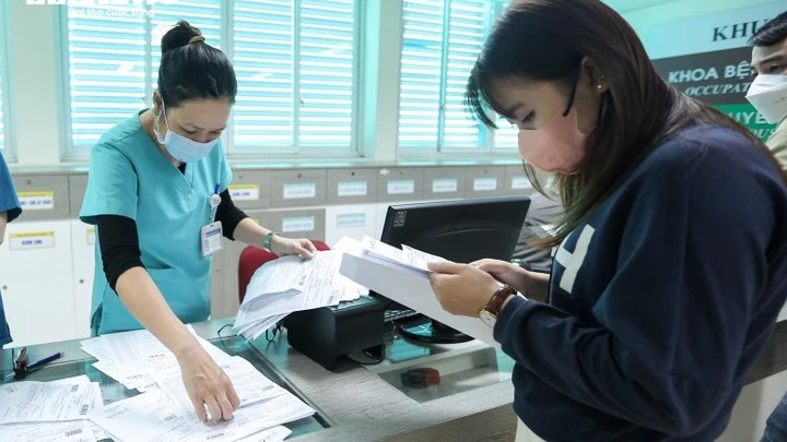 Bộ Y tế thông tin về lộ trình miễn viện phí toàn dân