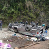 Xe chở đoàn từ thiện bị lật ở Lào Cai, ít nhất 8 người tử vong