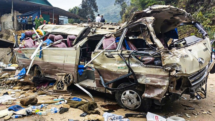 Lật xe chở đoàn thiện nguyện: 'Quà đã tới nơi, nhưng người tặng không còn'