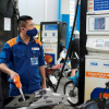 Giá xăng, dầu tiếp tục giảm nhẹ trong ngày cuối năm