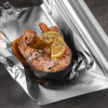 Dùng giấy bạc gói thức ăn thừa có hại thế nào?