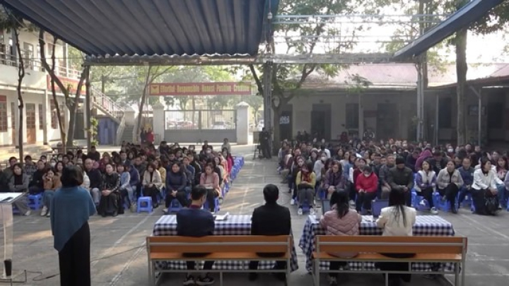 Câu hỏi 'sao mẹ không hỏi con làm sao đạt 9,75 điểm' khiến phụ huynh sững người