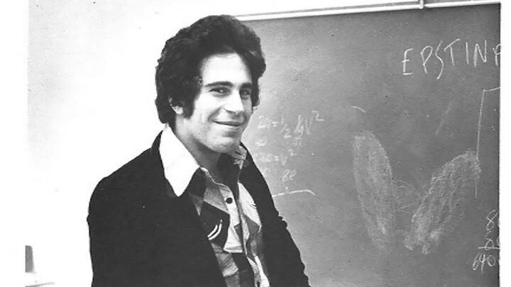 Tỷ phú ấu dâm Jeffrey Epstein gian dối, luồn lách vào giới tinh hoa Mỹ thế nào?