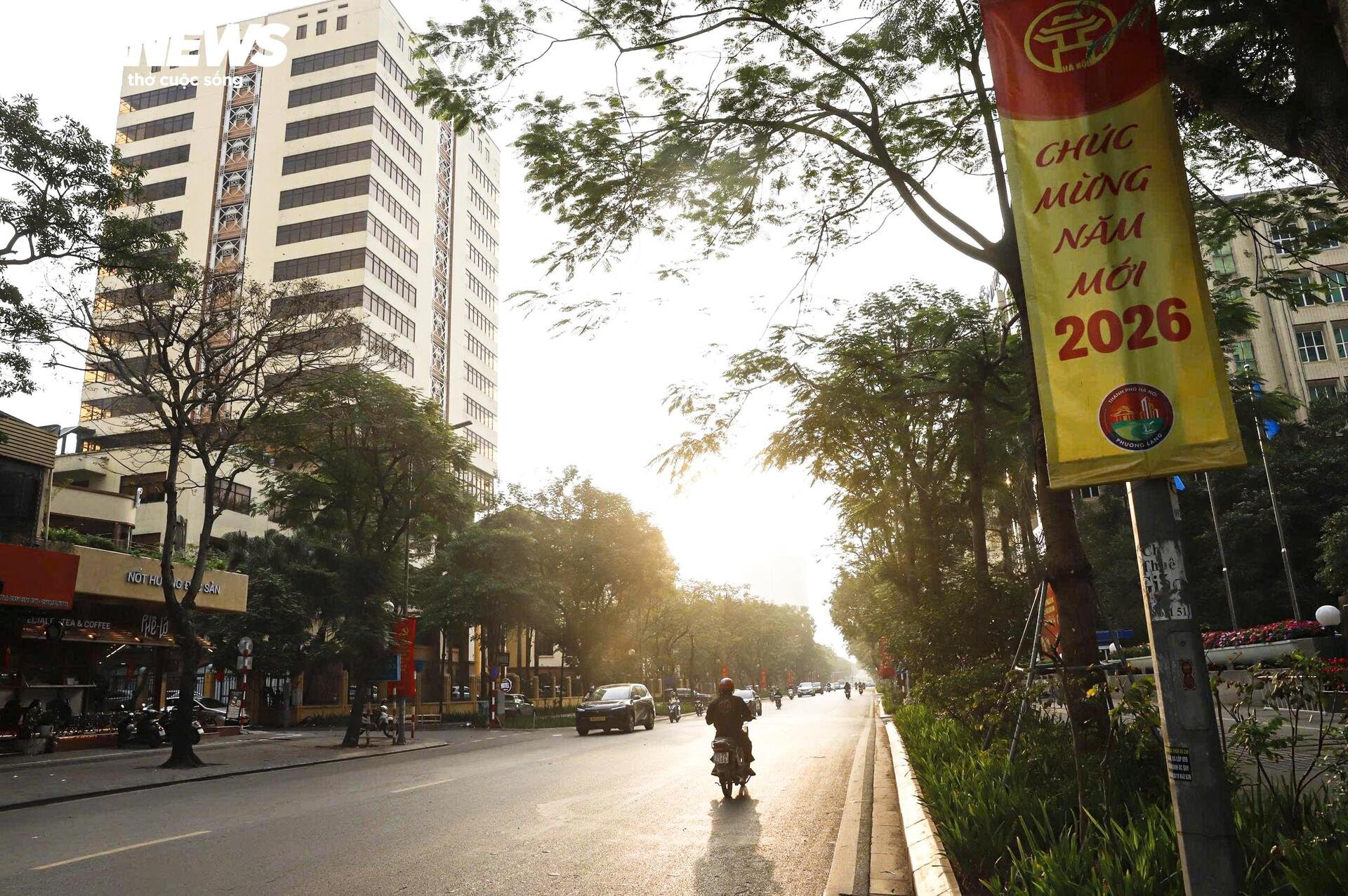 Cửa ngõ Hà Nội ùn ứ, nội đô thông thoáng sáng 27 Tết - 9