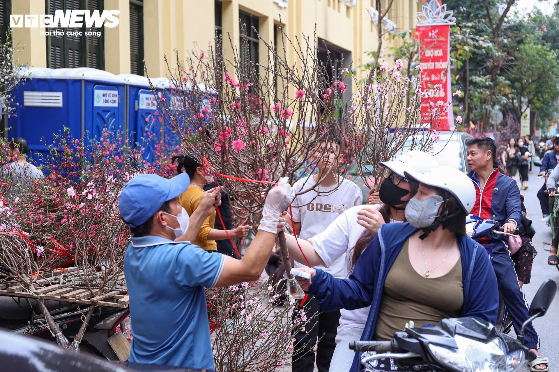 Hà Nội thông thoáng, yên bình ngày 29 Tết - 8