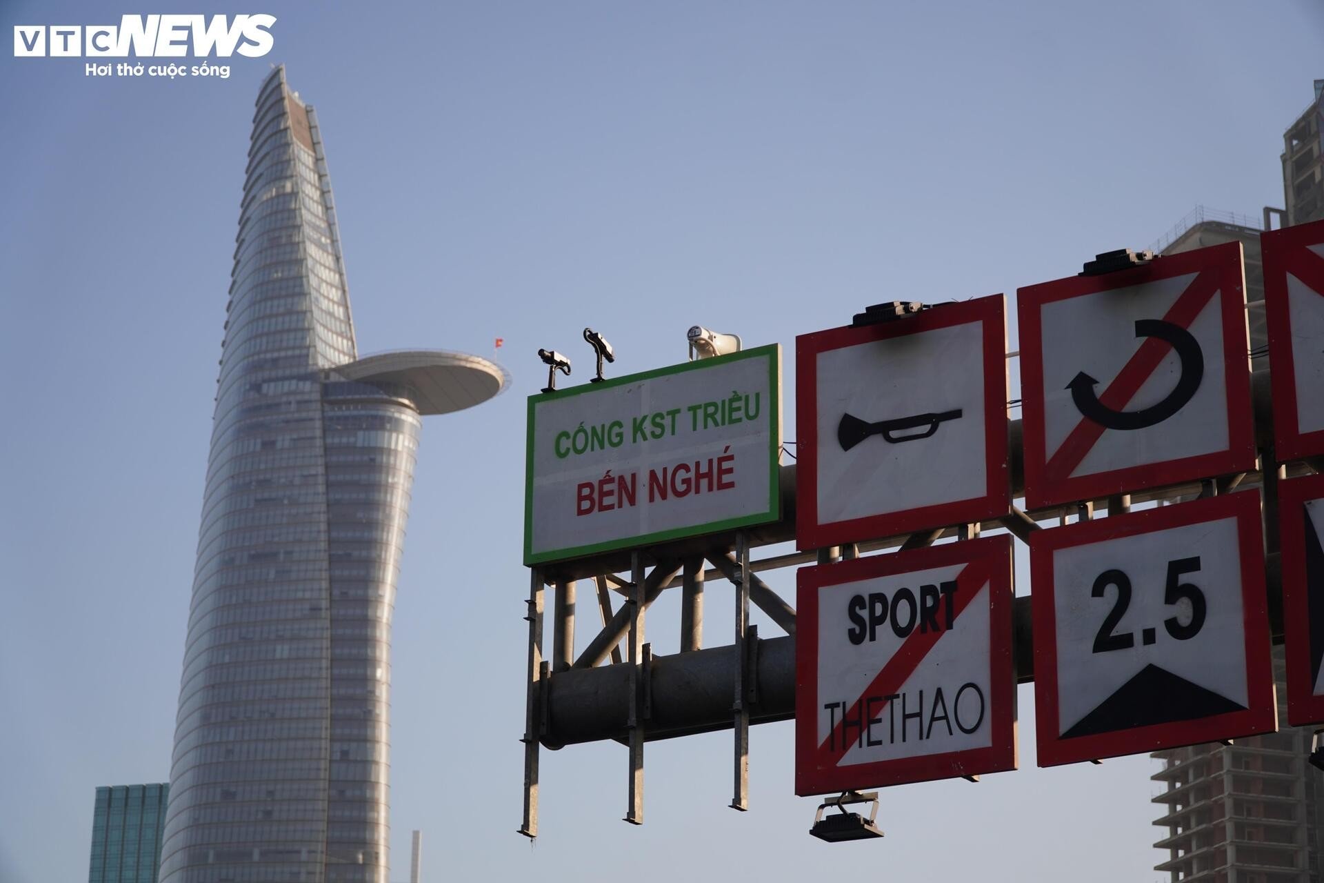 Bên trong cống ngăn triều của dự án 10.000 tỷ ở TP.HCM - 3