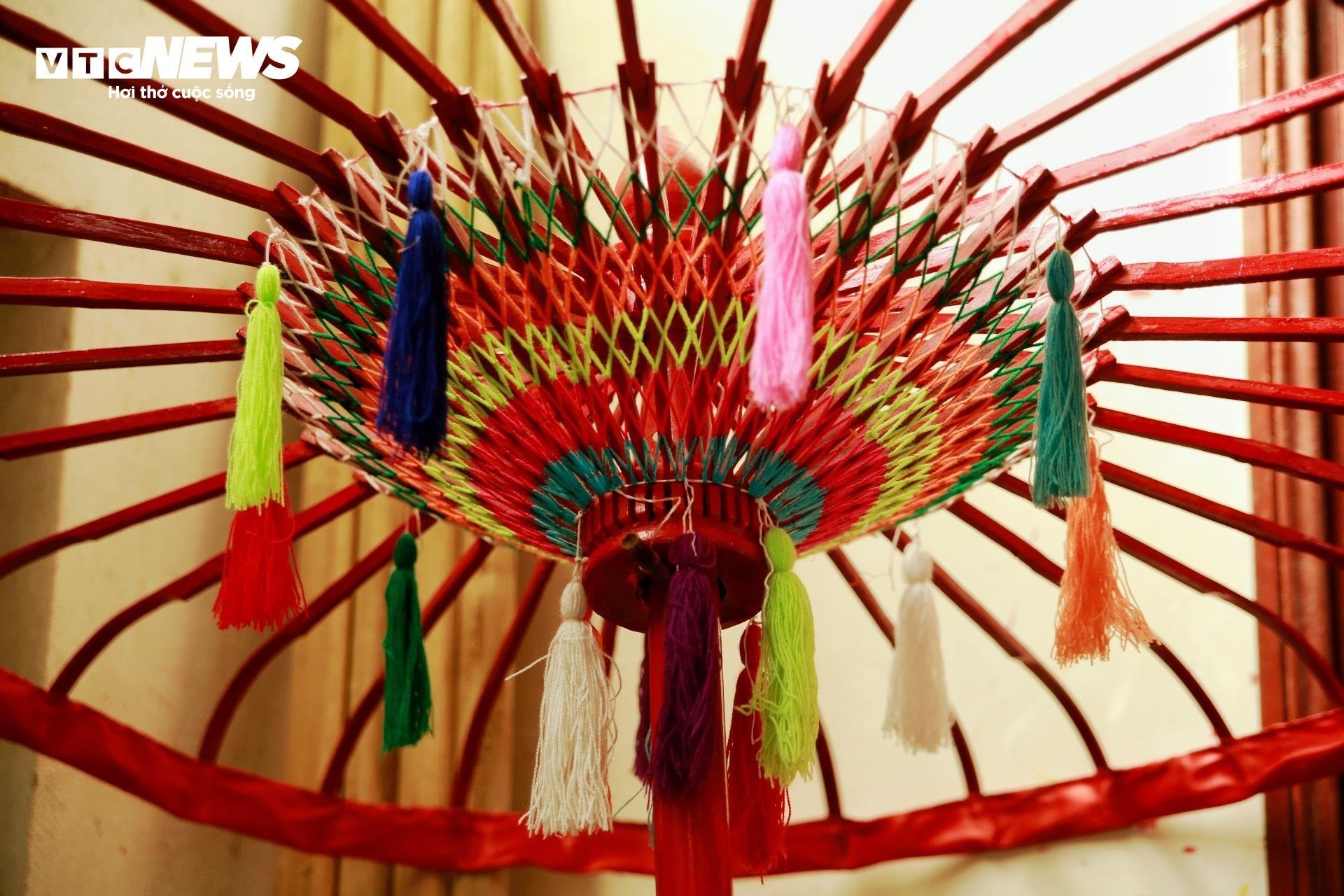 Gặp nghệ nhân cuối cùng còn giữ nghề làm lọng cung đình Huế - 1