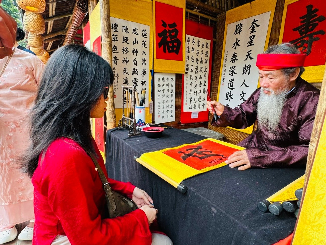 Hội chữ Xuân Bính Ngọ tại Văn Miếu có 35 gian thư pháp của các 