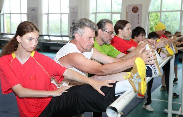 Yevgeny Ovchennikov và các học viên Nga tới Thương Châu học võ công