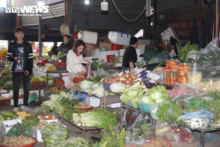 Các loại rau xanh không biến động so với trước Tết.