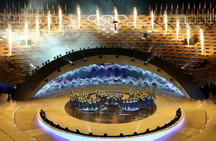 Các tình nguyện viên trong lễ bế mạc.