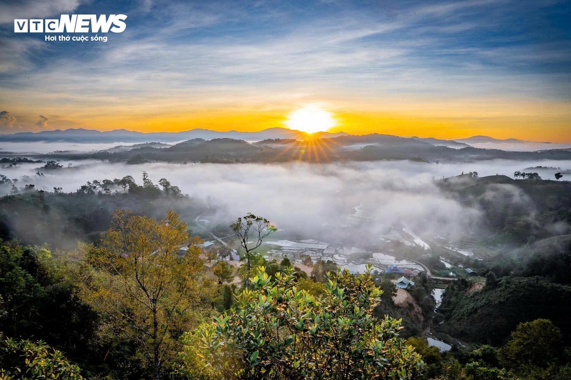 Săn biển mây đầu xuân trên cao nguyên Măng Đen - 5